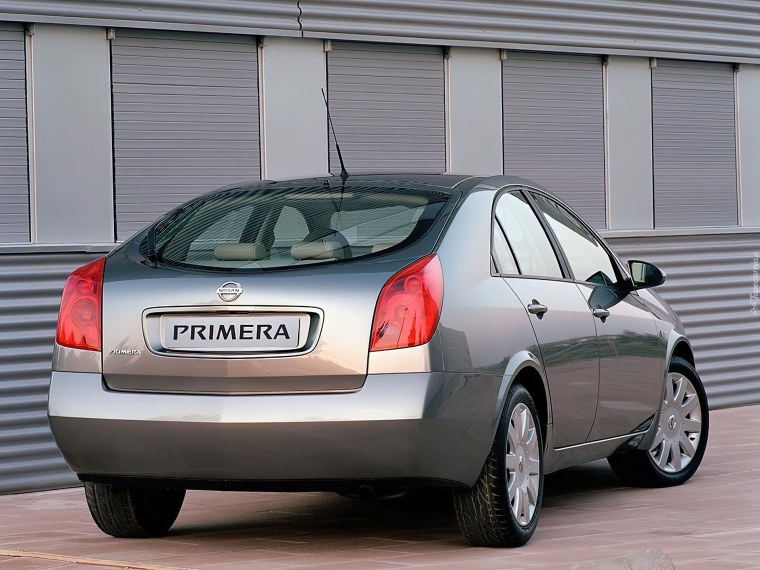 Nissan primera седан