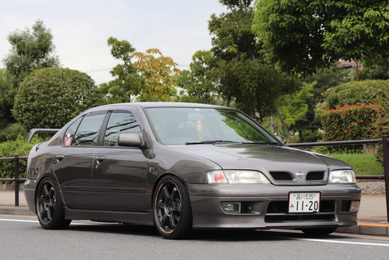 Nissan primera хэтчбек