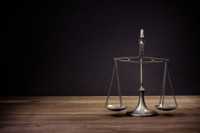 Весы Фемиды