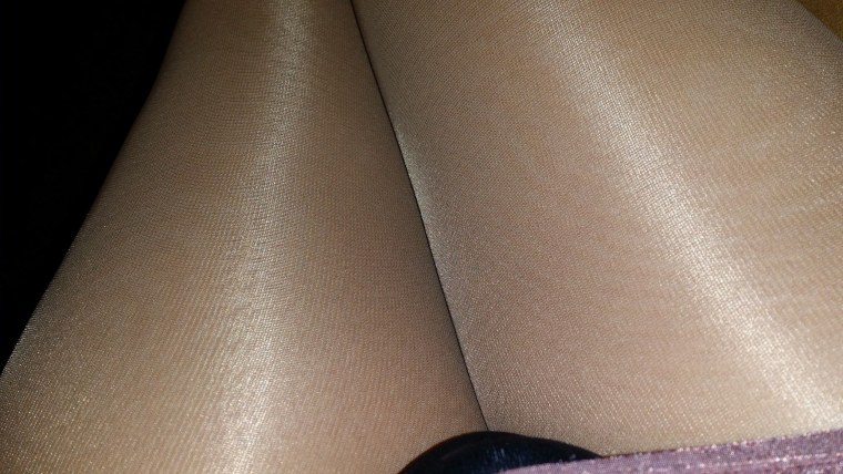 Капроновые колготки вблизи