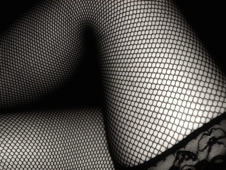 Девушки в сетчатых колготках