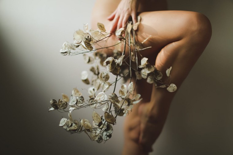 Тёмные обои девушки