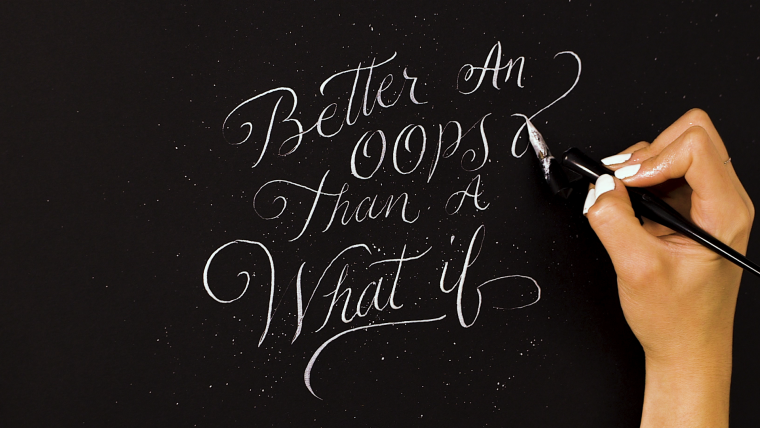 Каллиграфия на девушках