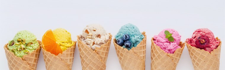 Цветное мороженое в стаканчиках