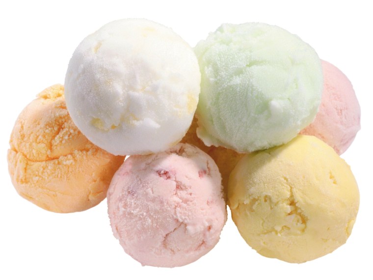 Шарики белого мороженого