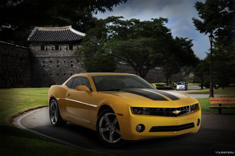 Chevrolet Camaro SS желтый