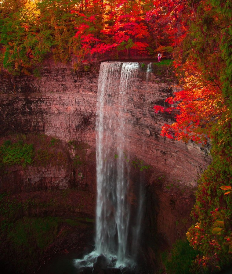 Осенний водопад