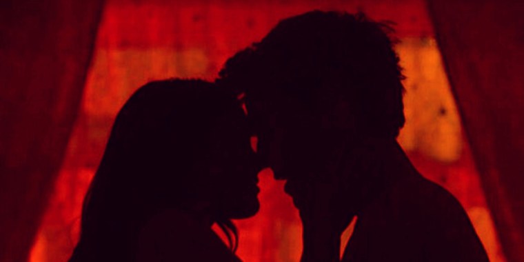 Тень девушки с рожками