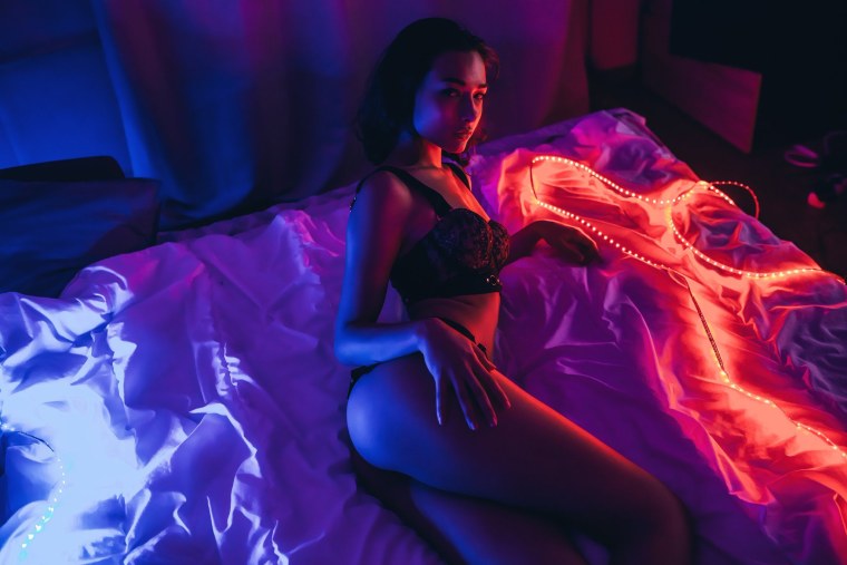 Портрет в неоновом свете