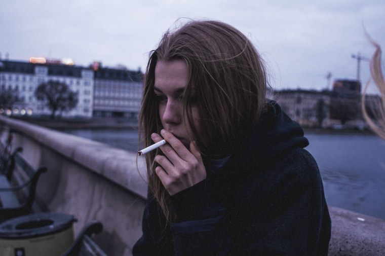 Депрессивная девушка