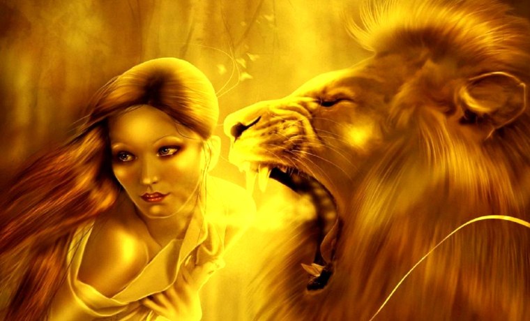 Женщина львица