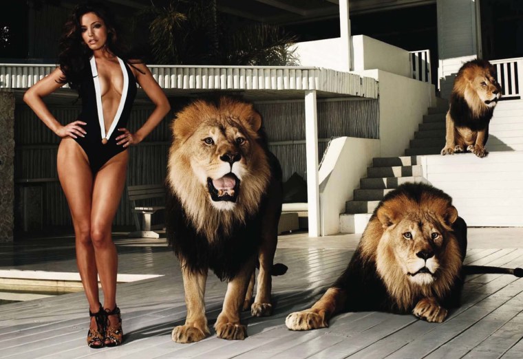 Клеопатра со львом