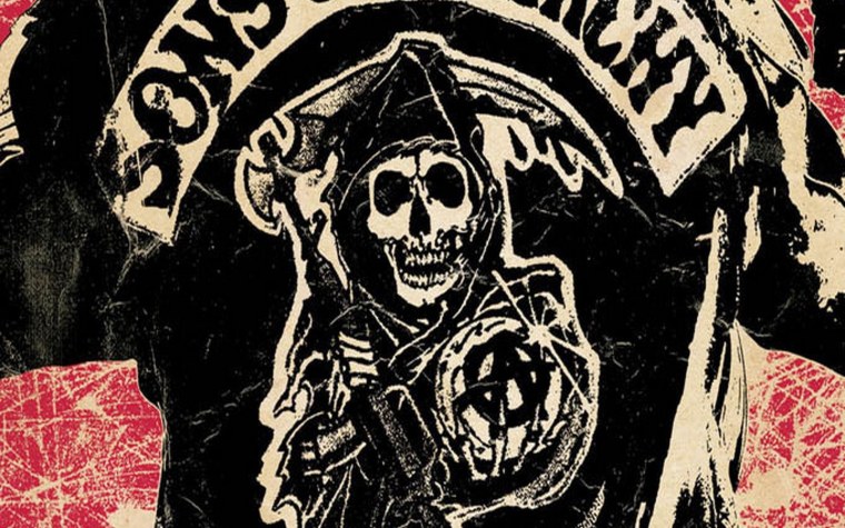 Знак анархии на стене