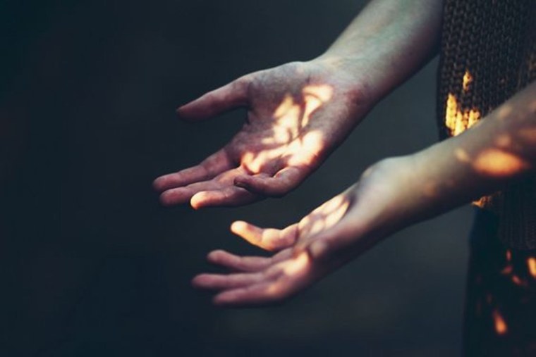 Касание рук