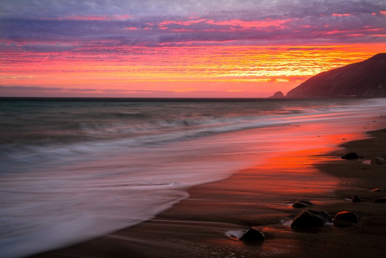 Закат на побережье моря