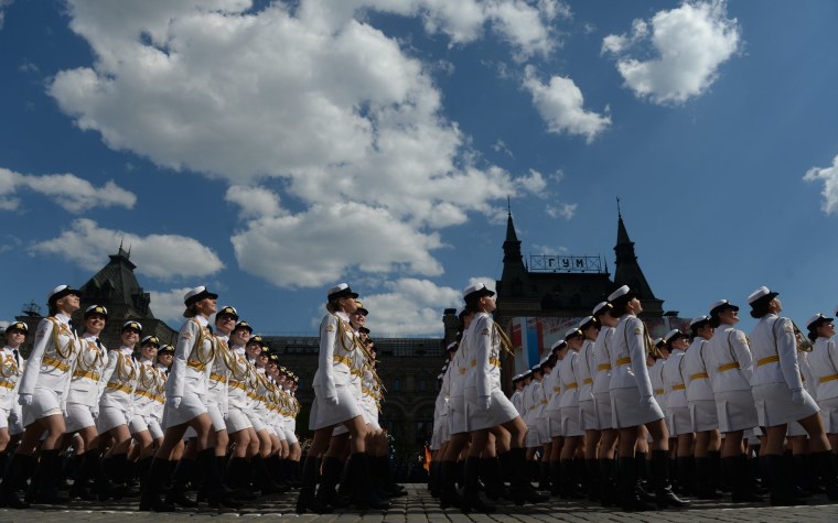 Парад Победы в Москве женский батальон