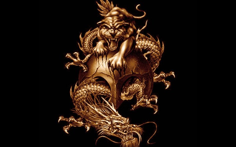 Дракон на золотом фоне