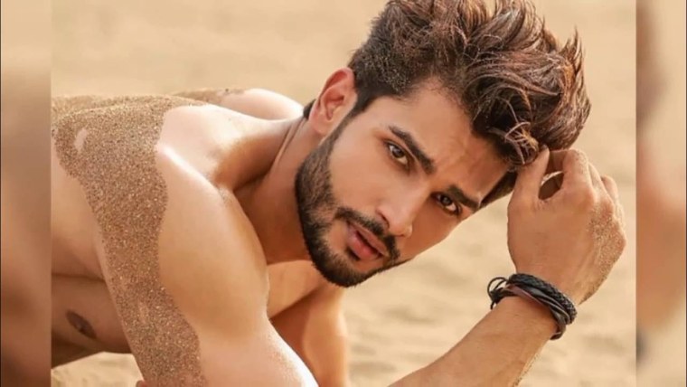 Модель Индии Рохит Кханделвал