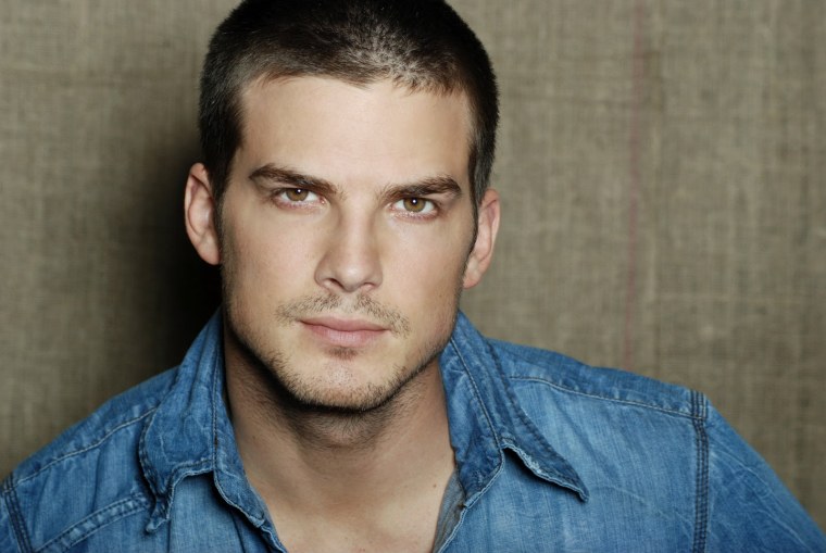 Молодой актер