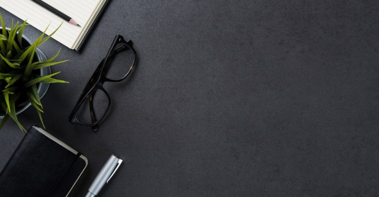 Компьютерный стол сверху