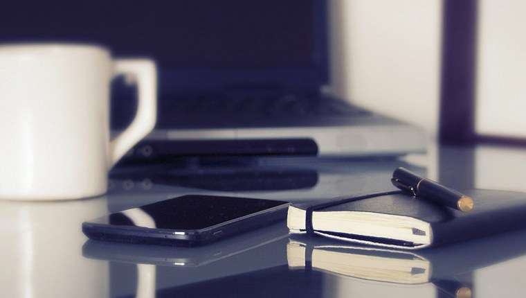 Стильные обои на айфон мужские