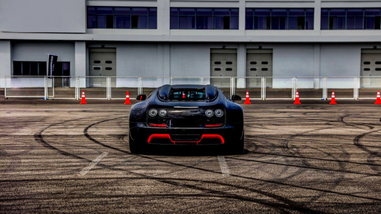 Этторе Бугатти спортивный автомобиль