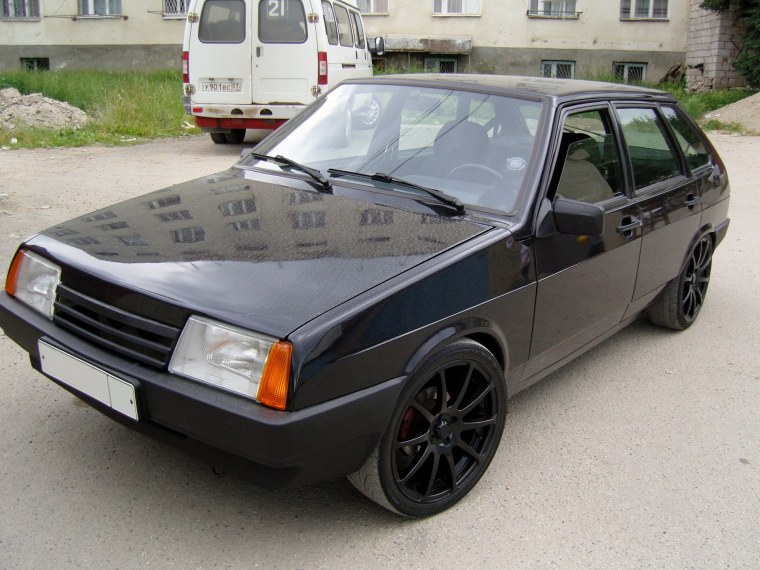 ВАЗ 2109 спорт красная
