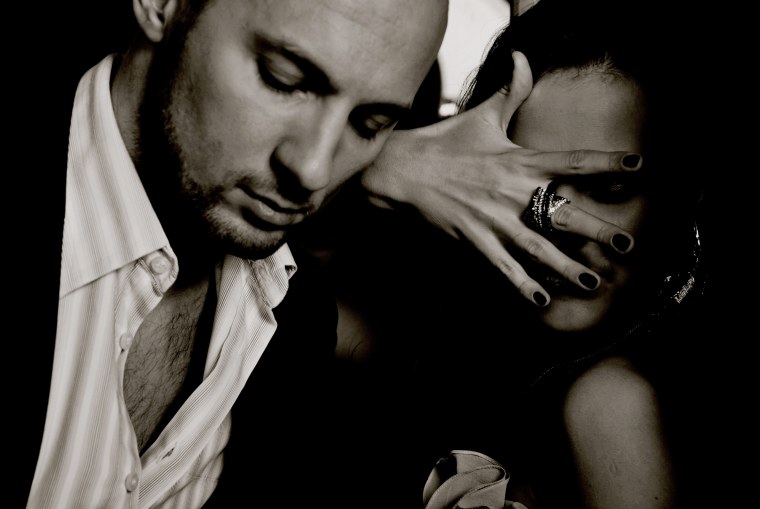 Брутальный мужчина с девушкой