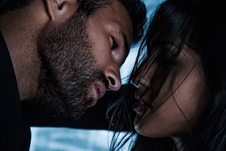 Страстный поцелуй