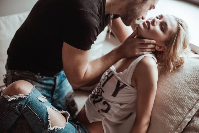 Мужчина и две женщины