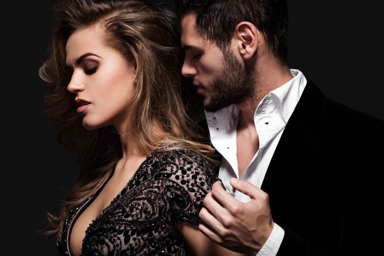 Красивые мужчина и женщина