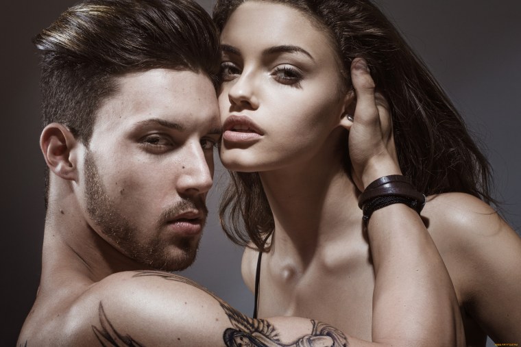 Брутальный мужчина с девушкой