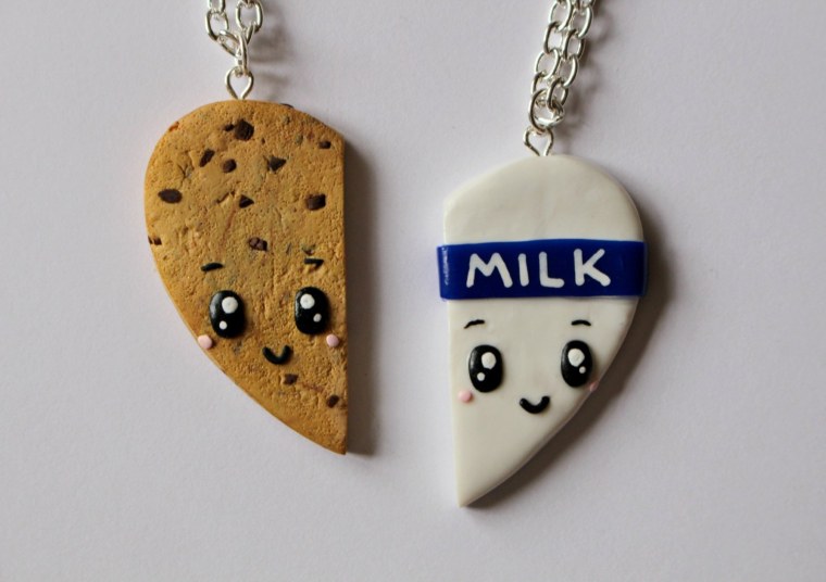 Парные кулоны для лучших подруг своими руками