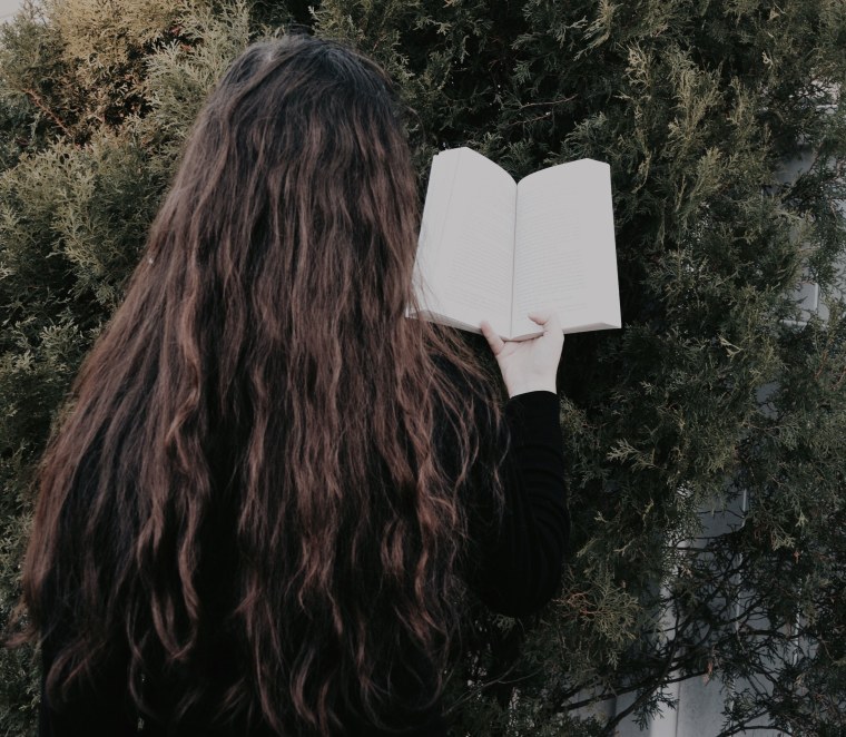 Эстетика длинных волос девушки