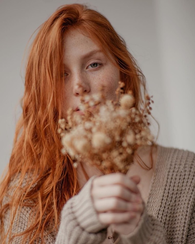 Рыжеволосая девушка Эстетика