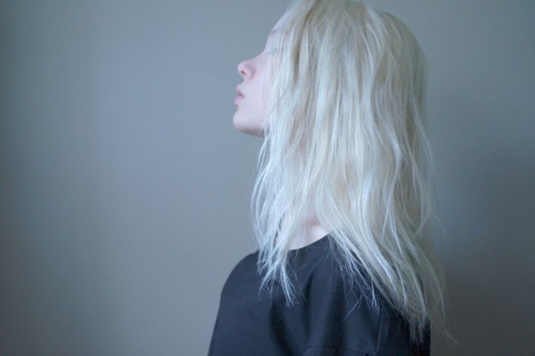 Девушка с белыми волосами Эстетика