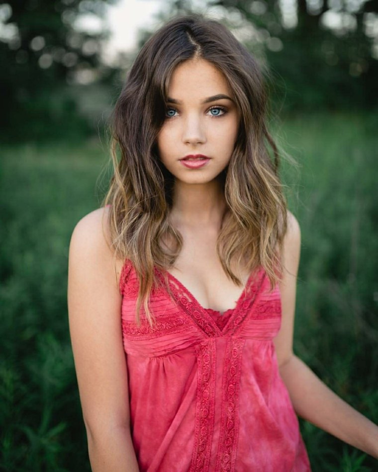 Claire Estabrook фотосессии