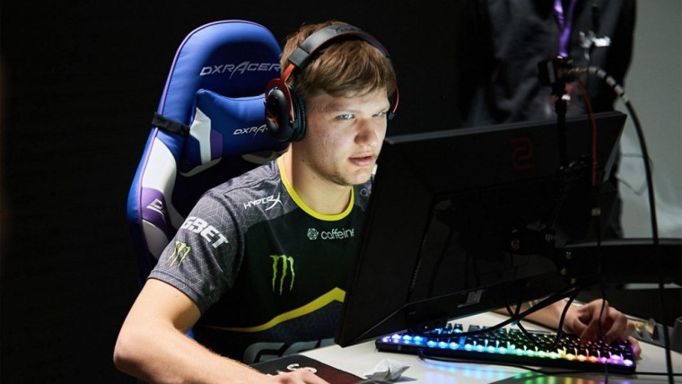 Александр s1mple Костылев