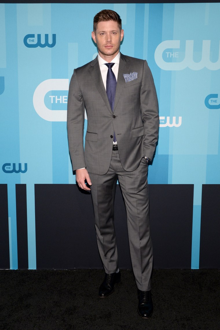 Дин Винчестер в костюме ФБР