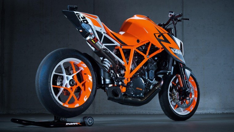 Мотоцикл KTM 125 Duke фон