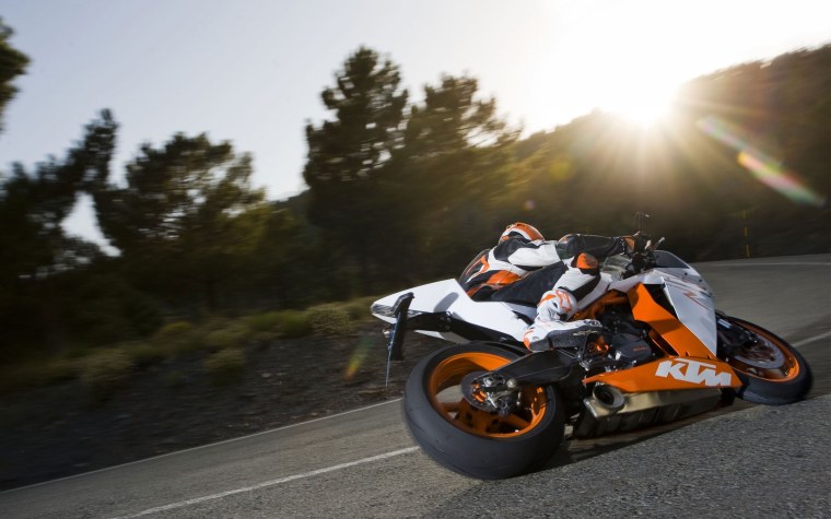 Мотоцикл супербайк KTM