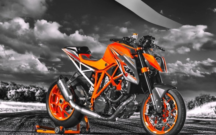 KTM Duke 900