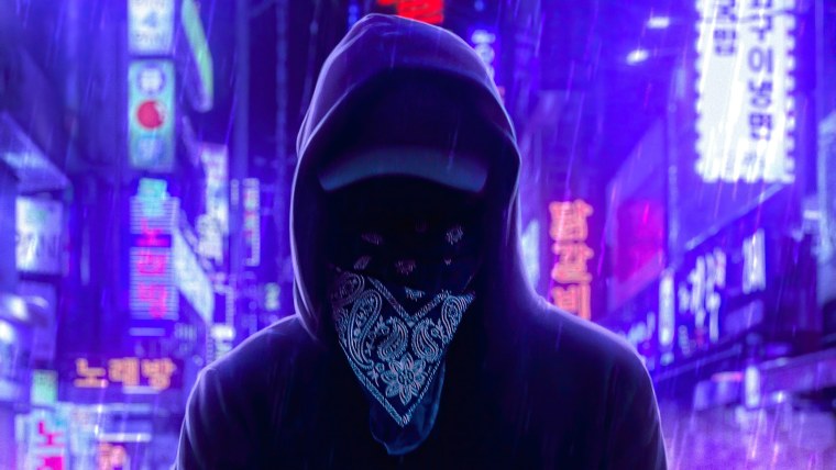 Бандит в белой маске