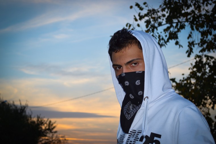 Мужик в маске