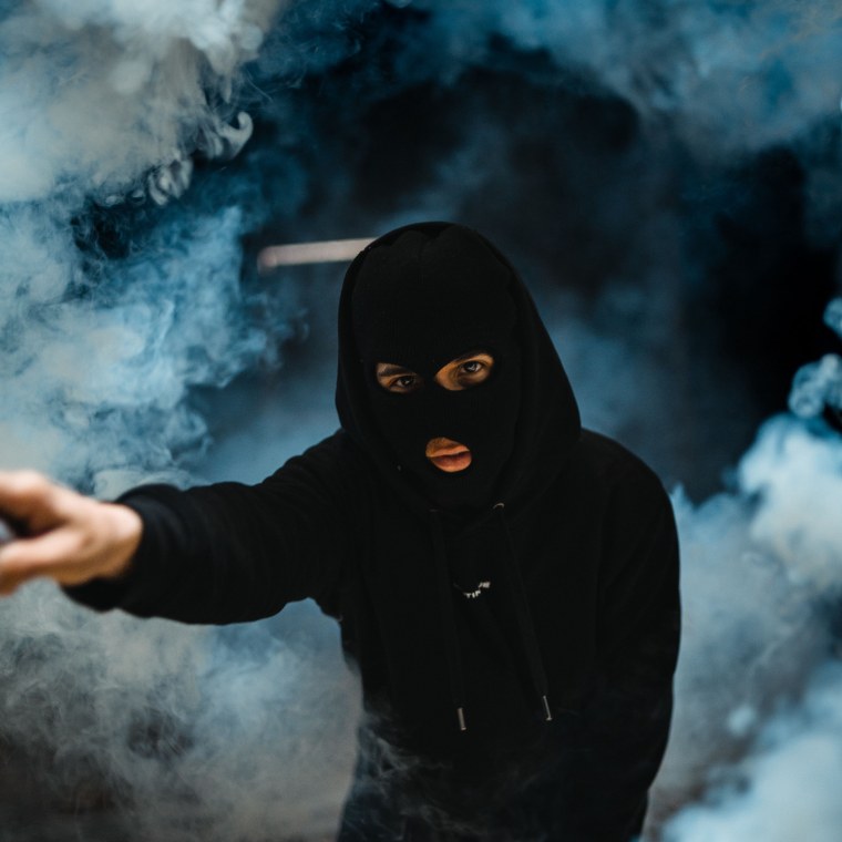 Человек в медицинской маске