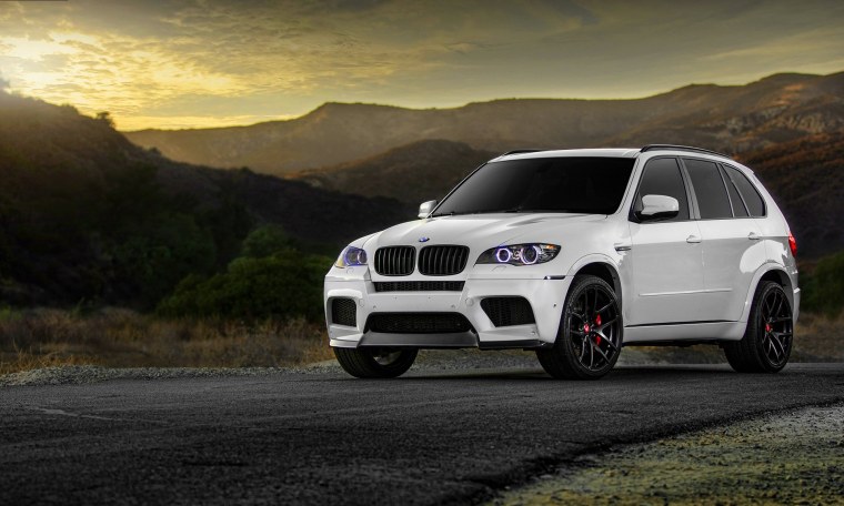 BMW x5m белый