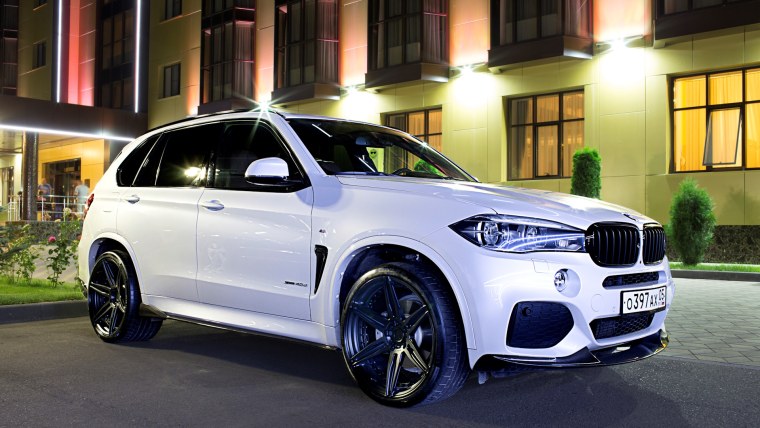 BMW x5m белый