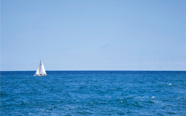 Линия горизонта на море