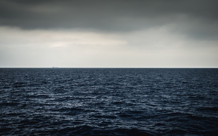 Хмурое море