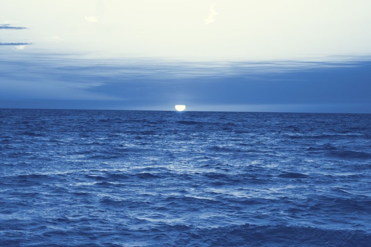 Линия горизонта на море